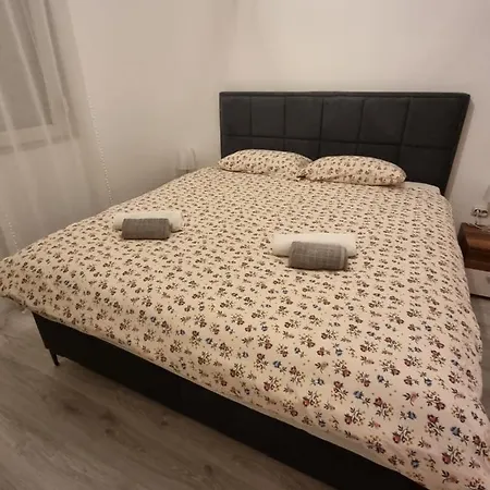 Apartman Dana アパート