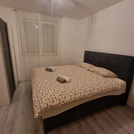 Apartman Dana アパート *